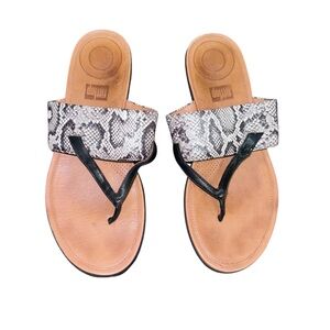 FitFlop Delta Toe Thong Taupe Snake/ Black Women's Sandal